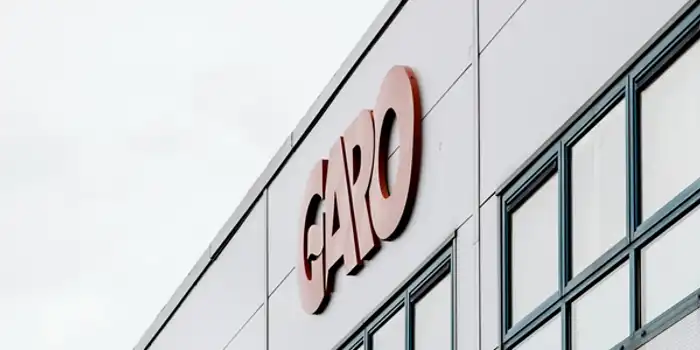 logo-on-building