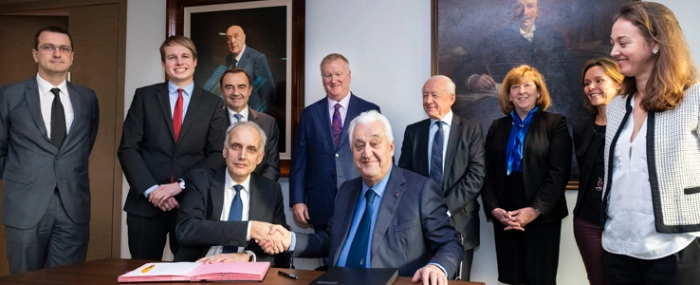 collaboration-signing