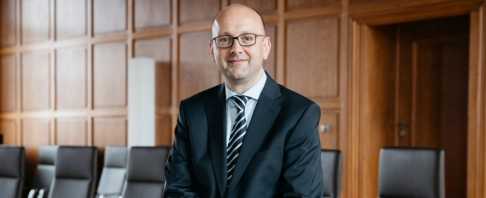 Prof-Dr-Lucas-Floether