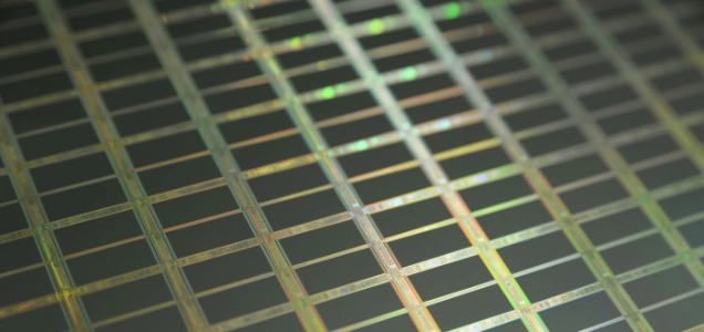 Unsplash-silicon-wafer-semiconductor-chip-pattern