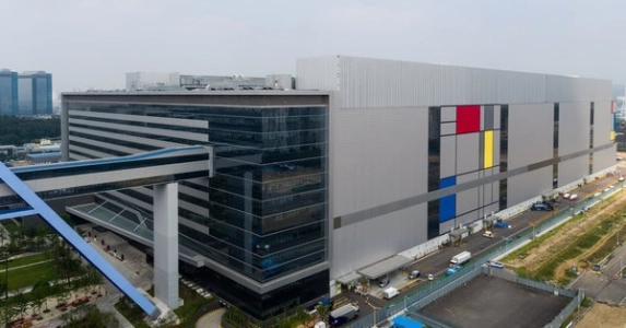 Hwaseong-building