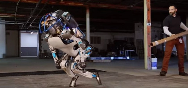 robot-bullying