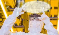 Dresden-factory-worker