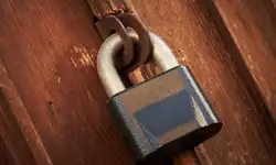 door-with-lock-l