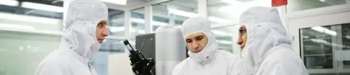 engineers-in-lab