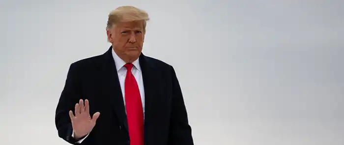 Donald-Trump-walking