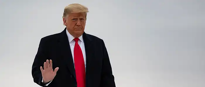 Donald-Trump-walking